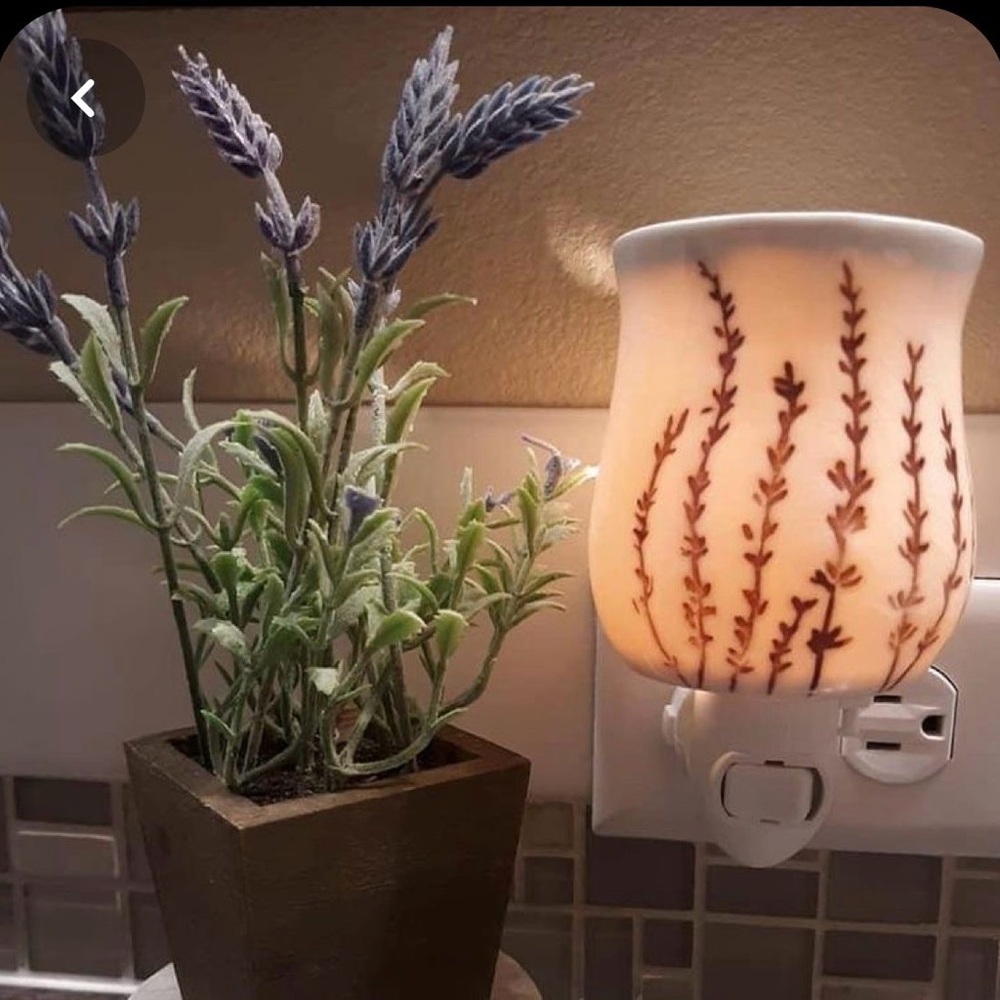 Scentsy Lavender Love Mini warmer